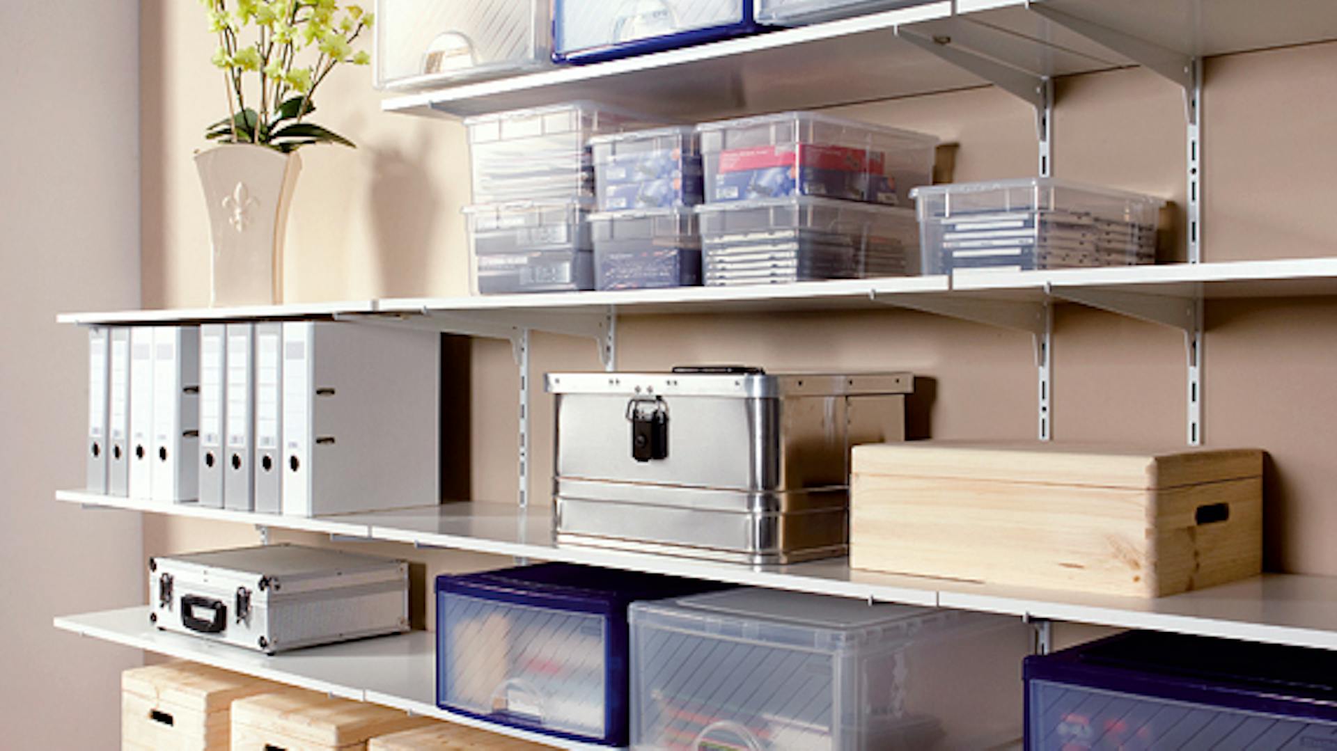 Regalsystem mit Boxen