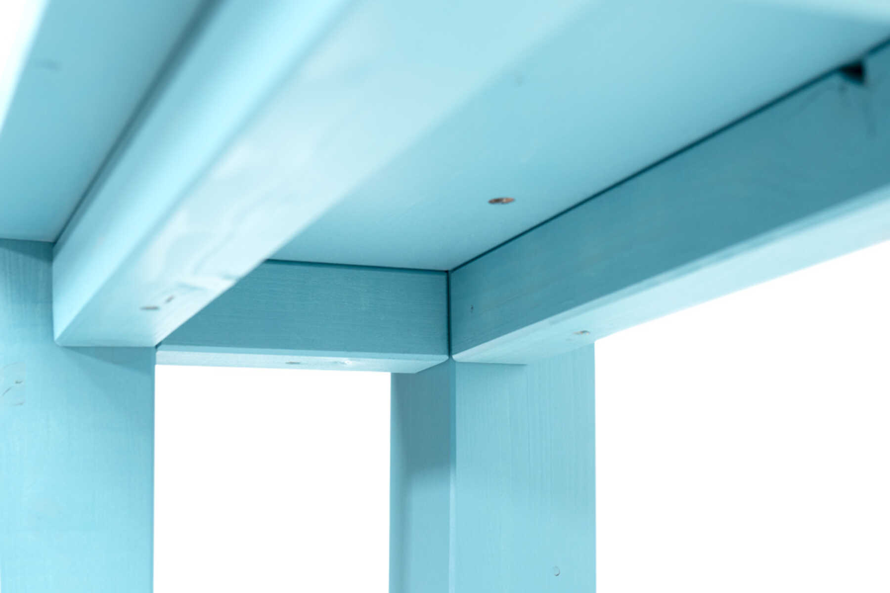 Bank Maren in Türkis, Detailansicht von unten.