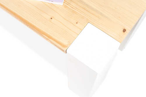 Bank Maren in weiß und natur.