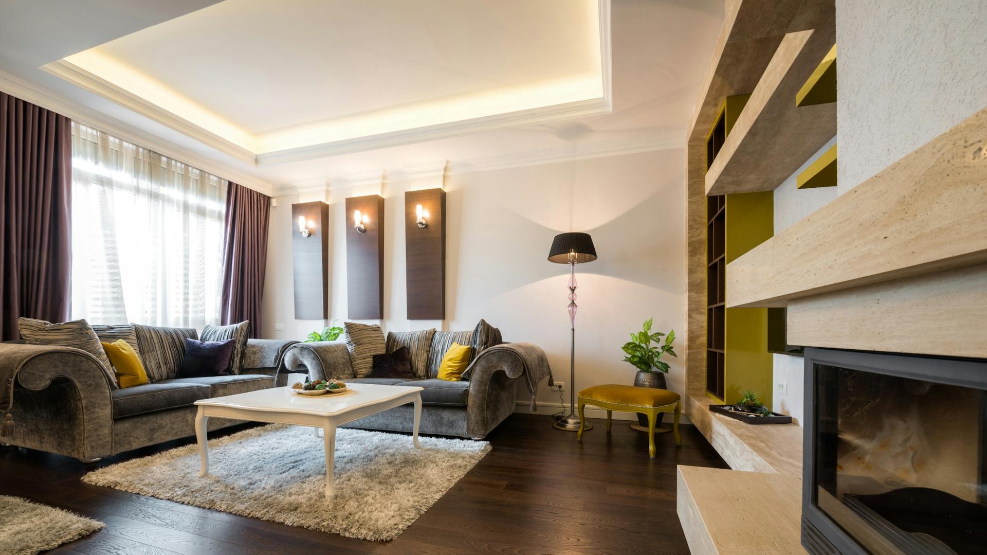 Indirekte Beleuchtung im Wohnzimmer mit LEDs.