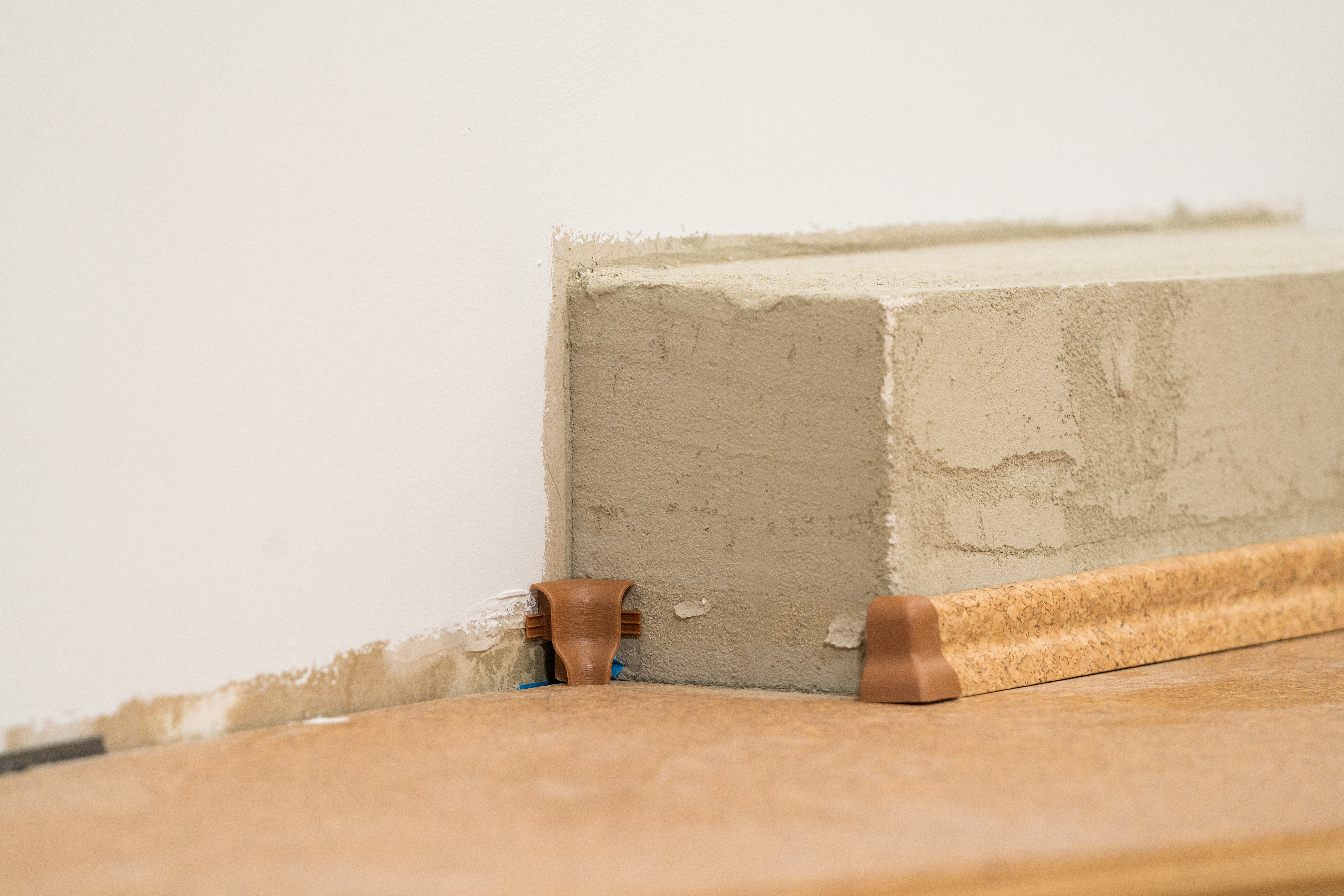 Fußleisten anbringen Methoden im Überblick OBI