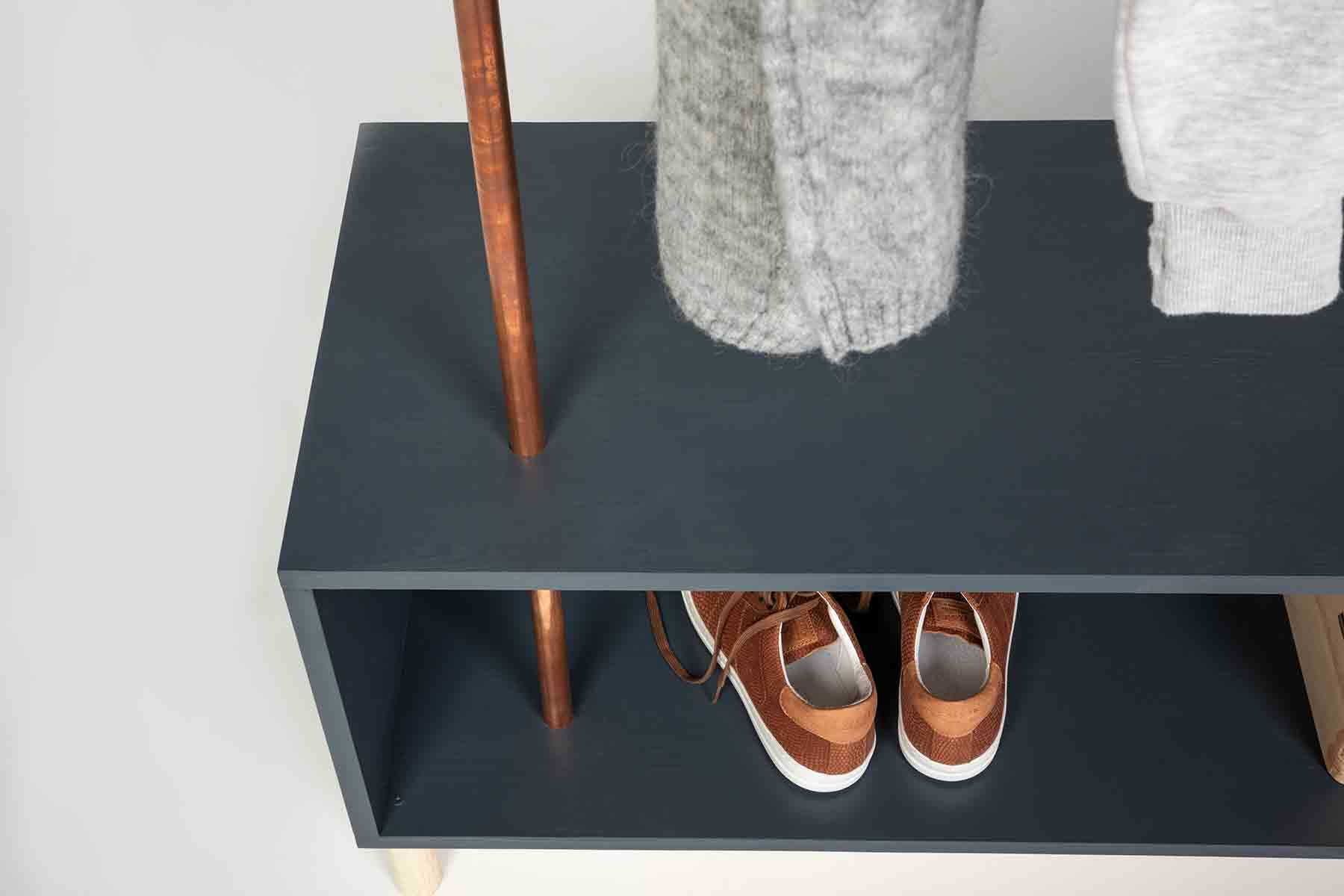 Draufsicht auf Schuhfach der linken Hälfte.