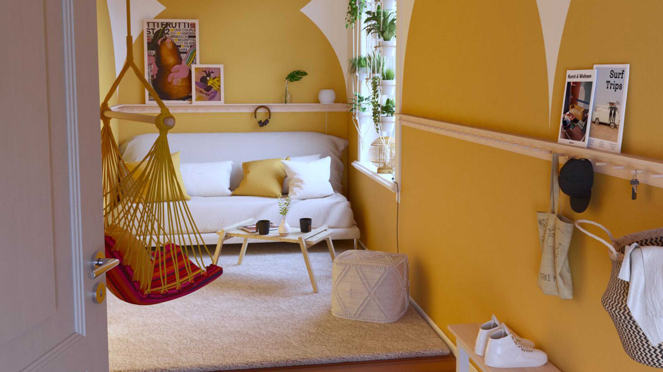 In einem gelb gestalteten Raum steht an der hinteren Wand eine helle Couch mit weißen und gelben Kissen. Davor sind Couchtisch Philip und ein weißer Pouf platziert und ein Hängesessel angebracht.