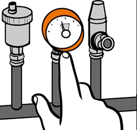 Il livello dell’acqua viene abbassato prima dello smontaggio del radiatore.