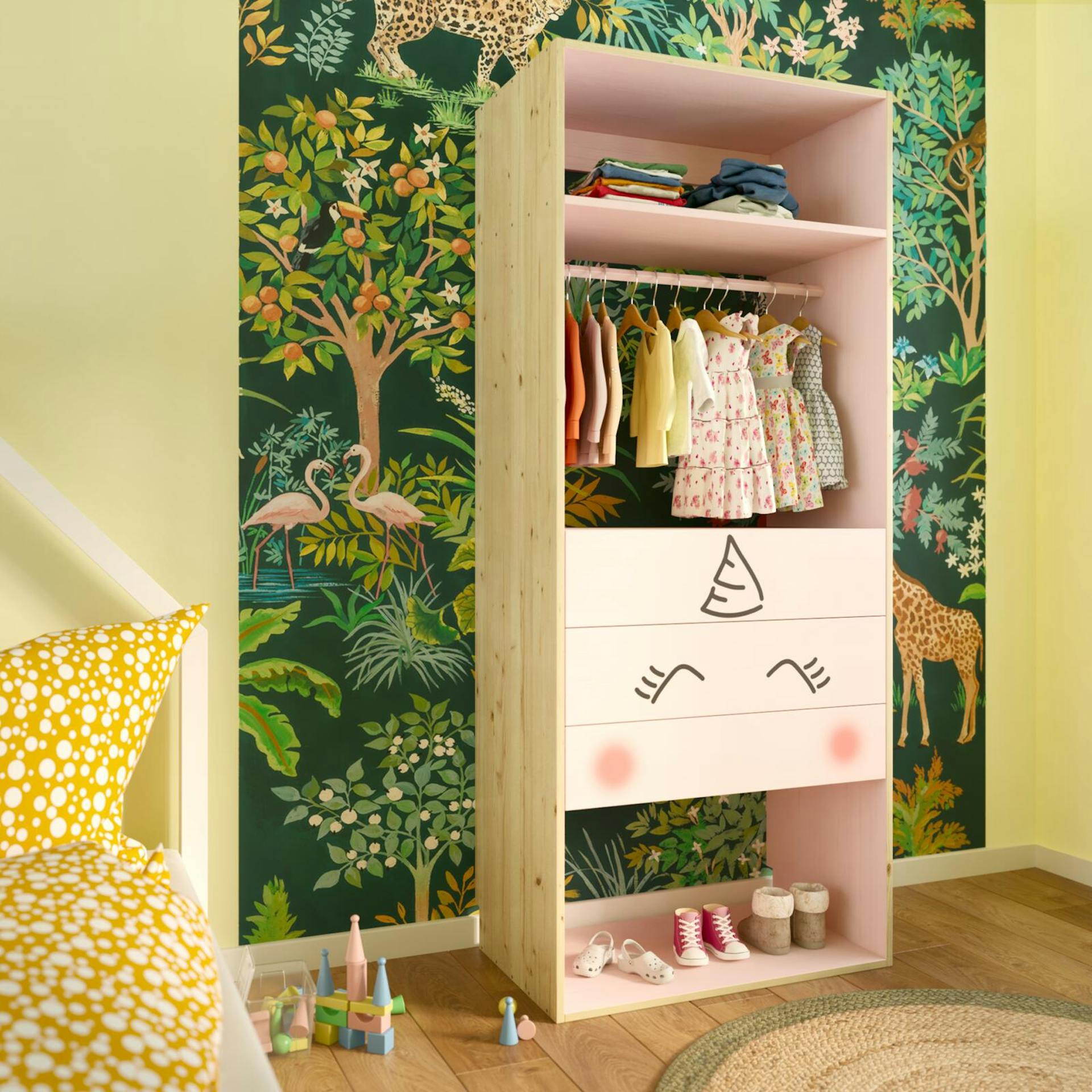 Un armadio guardaroba rosa per bambini