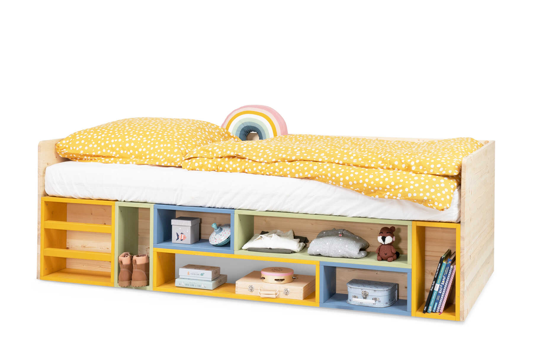 Kinderbett Max mit gelben Bettbezug.
