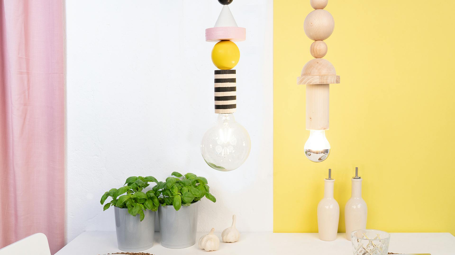 Hängelampe Archie mit Kugeln aus Holz