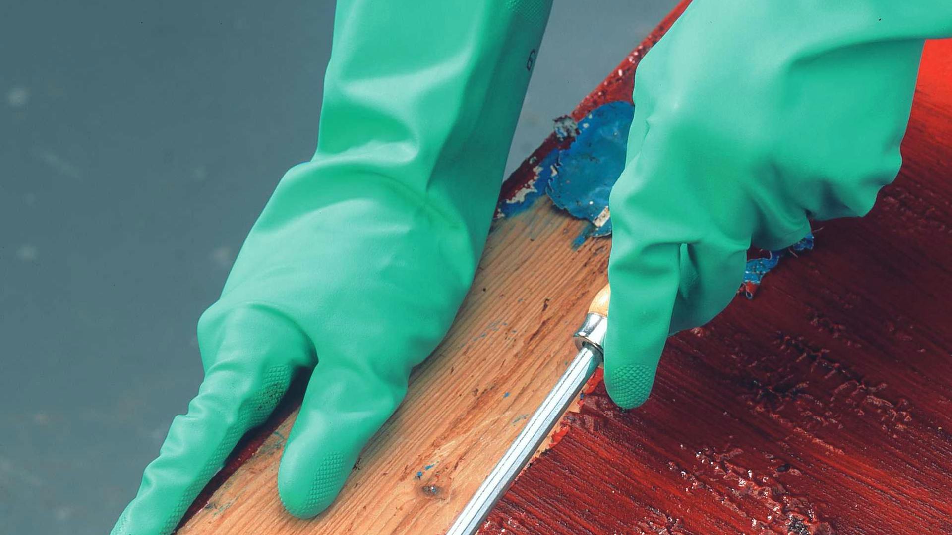 Sverniciare i mobili