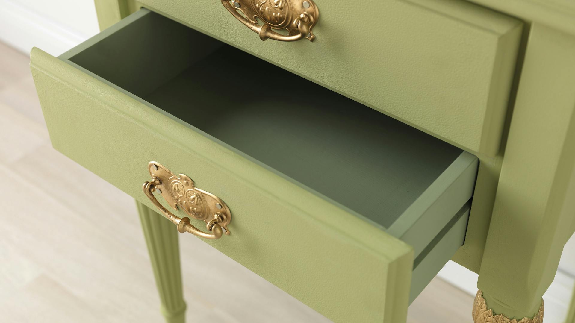 Tavolino da appoggio verniciato verde