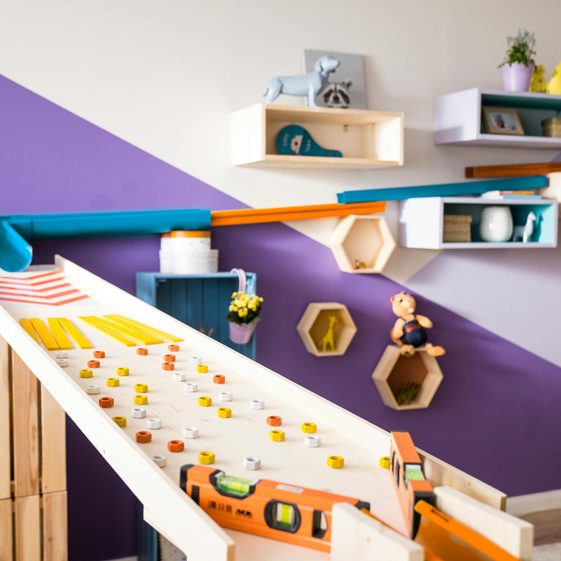 Naša hotová rampa je pomerne veľká s množstvom farebných orechov a prekážok.