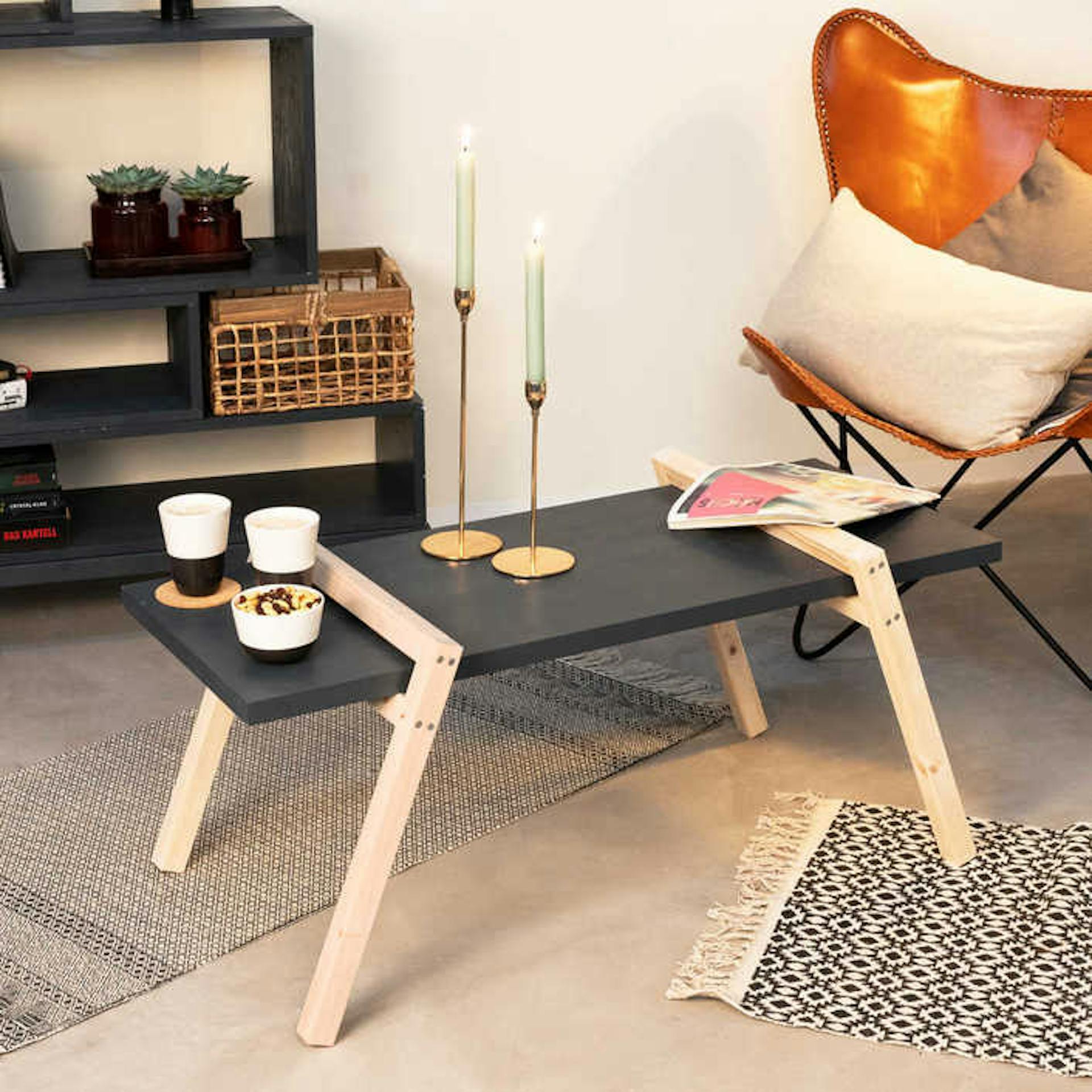 Couchtisch Phillip mit schwarzer Tischplatte