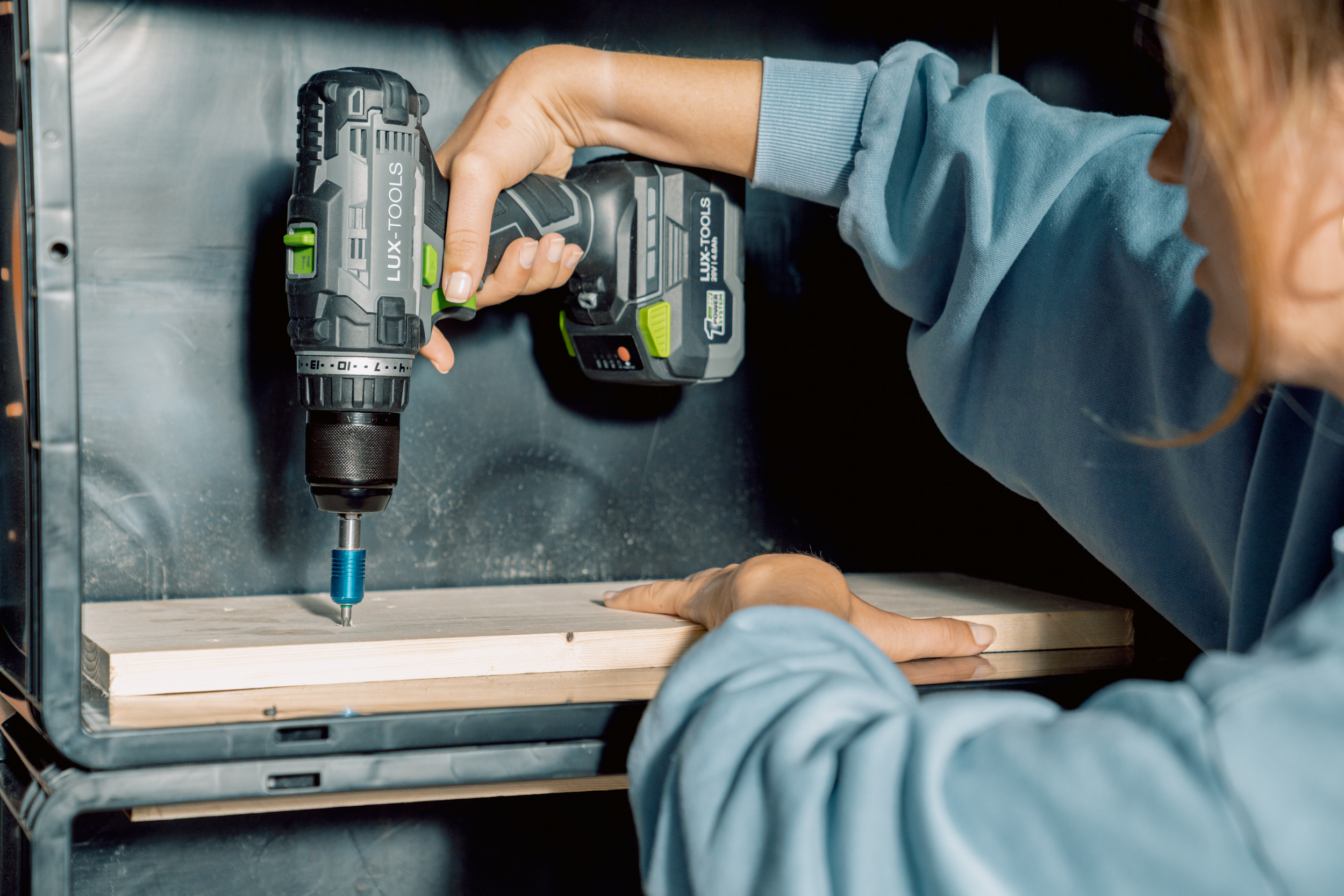 Euroboxen werden verschraubt