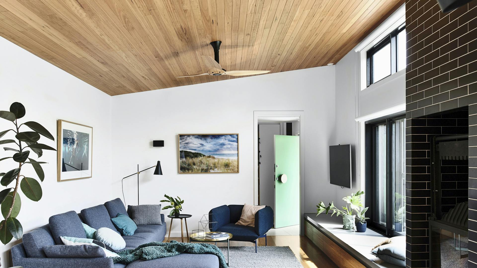 Wohnzimmer unter einem Pultdach