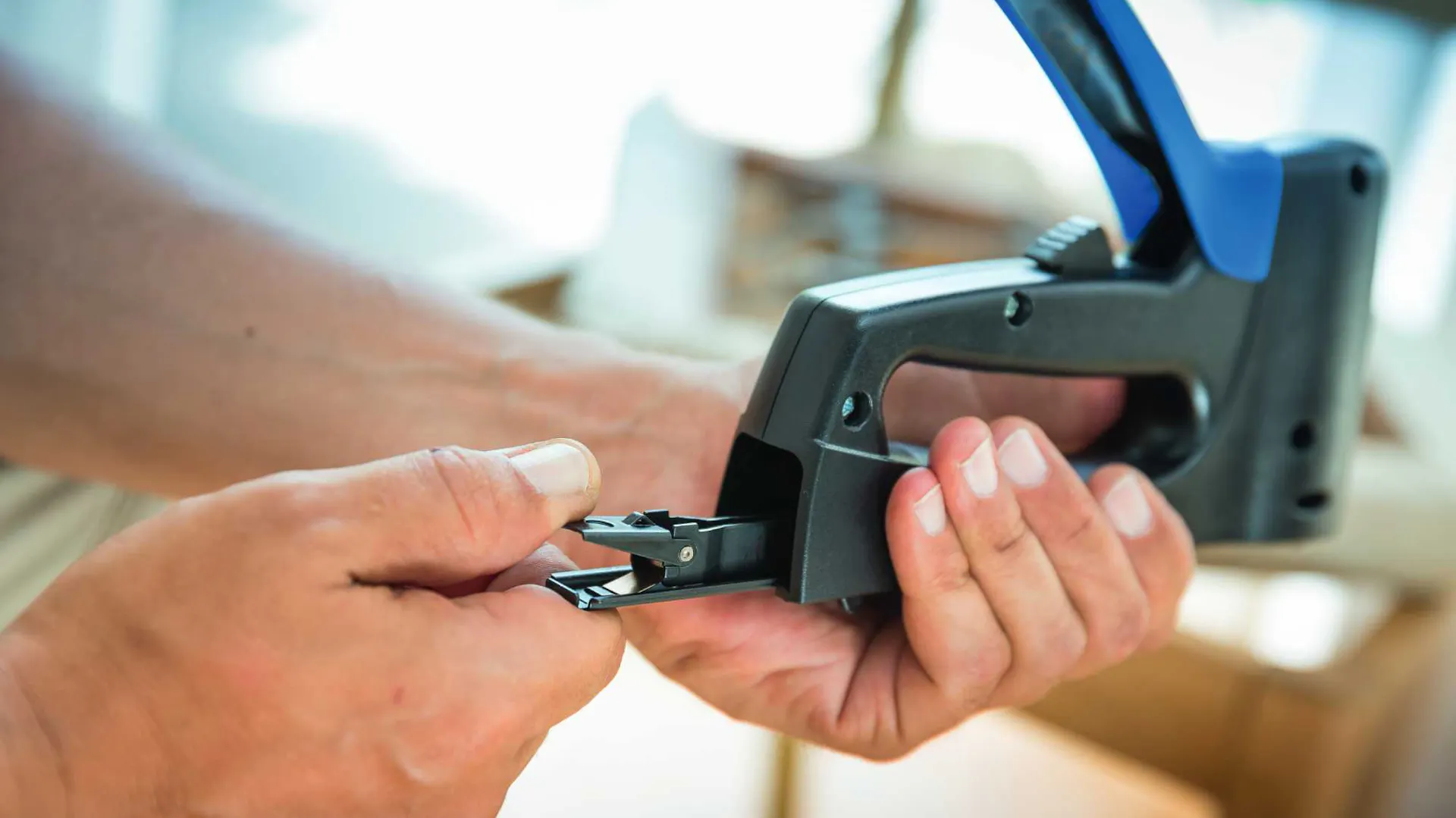 Richtig tackern: Ratgeber zu Tacker-Modellen | OBI