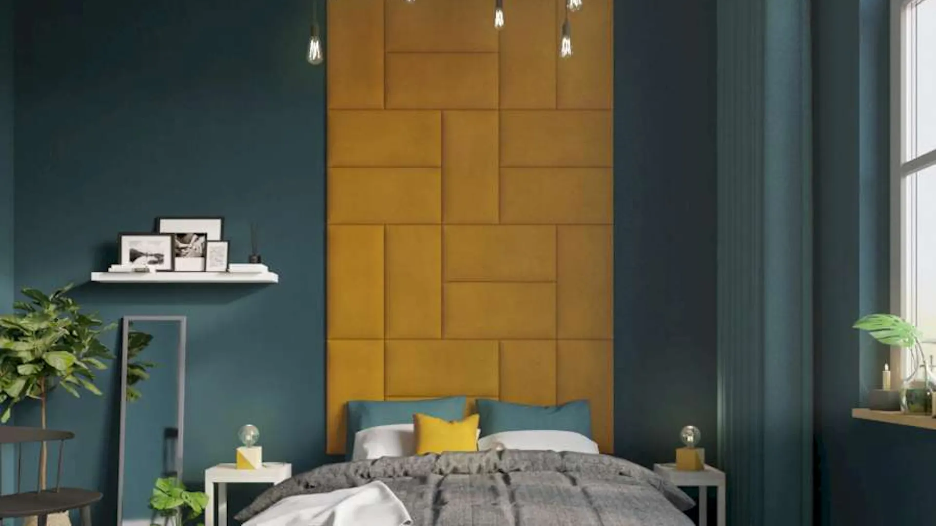 Vor einer gelb-grünen Wand steht ein Bett mit gelben und grünen Kissen.
