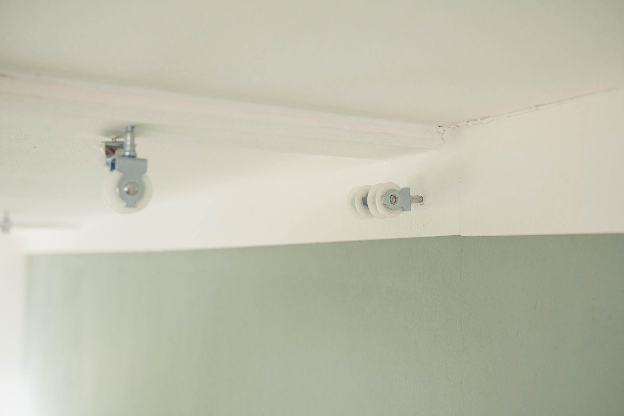 Weitere Umlenkrollen an der Decke