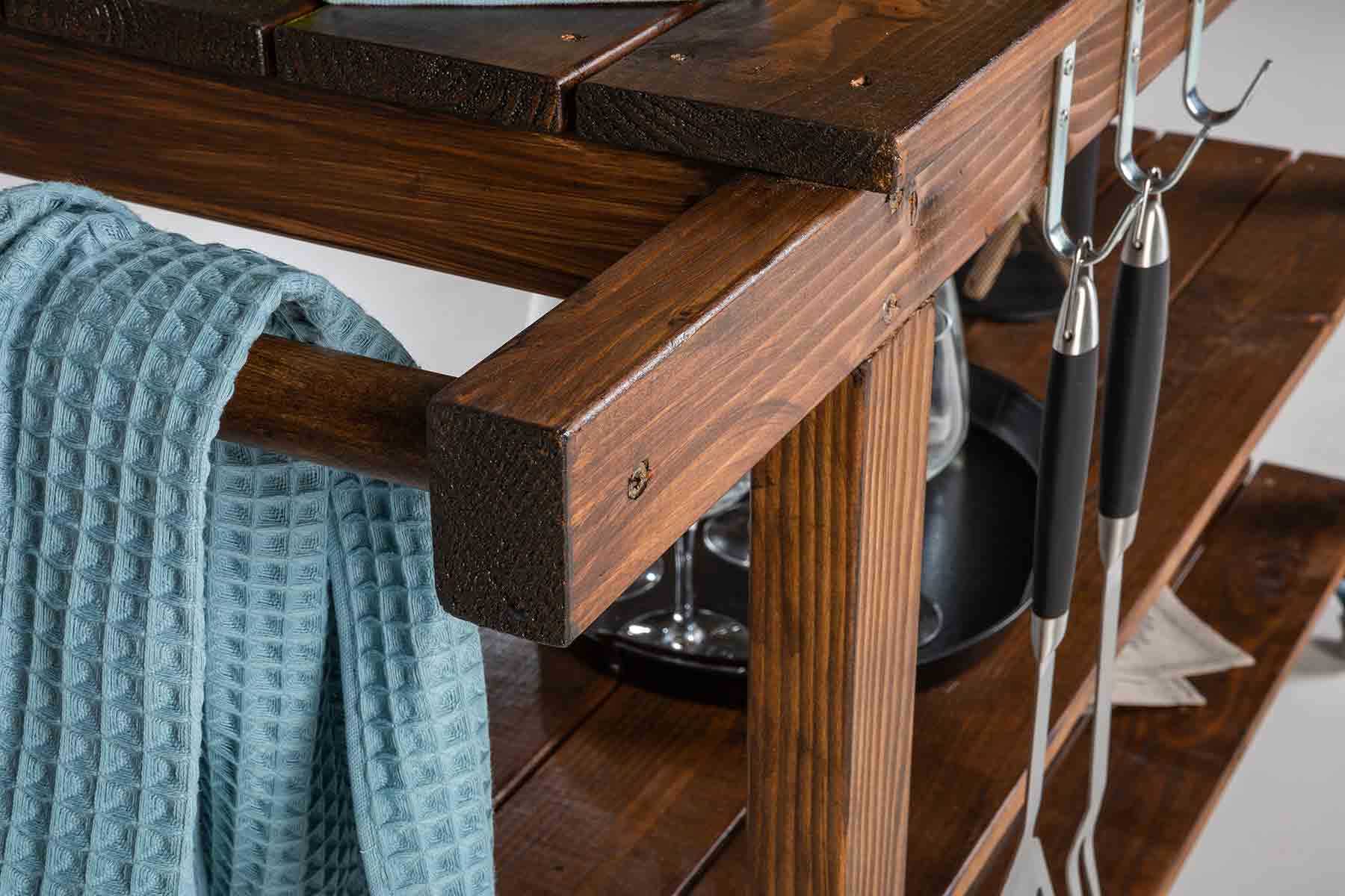 Nahaufnahme von Servierwagen Sophie in Braun