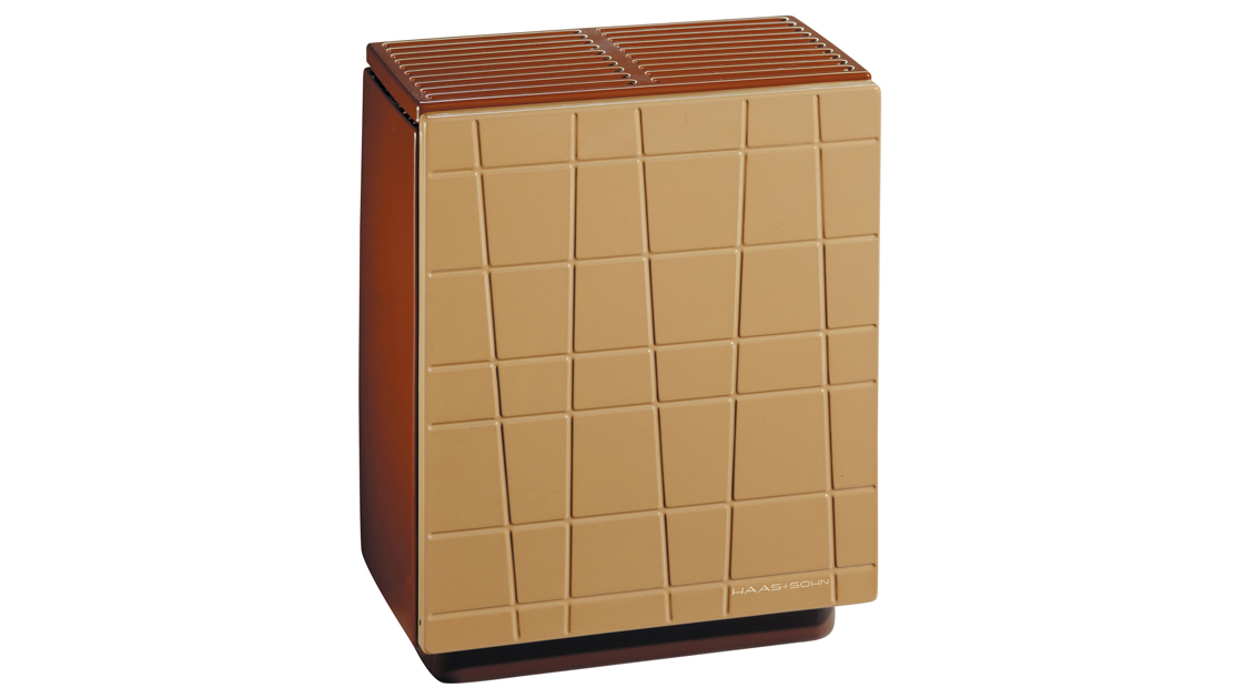 Ein Ölofen in der Farbe beige