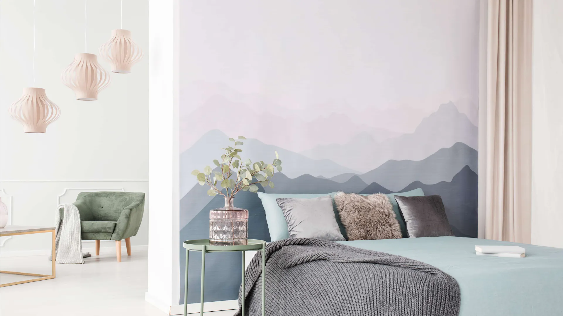 Papiertapete mit Bergmotiv im Schlafzimmer