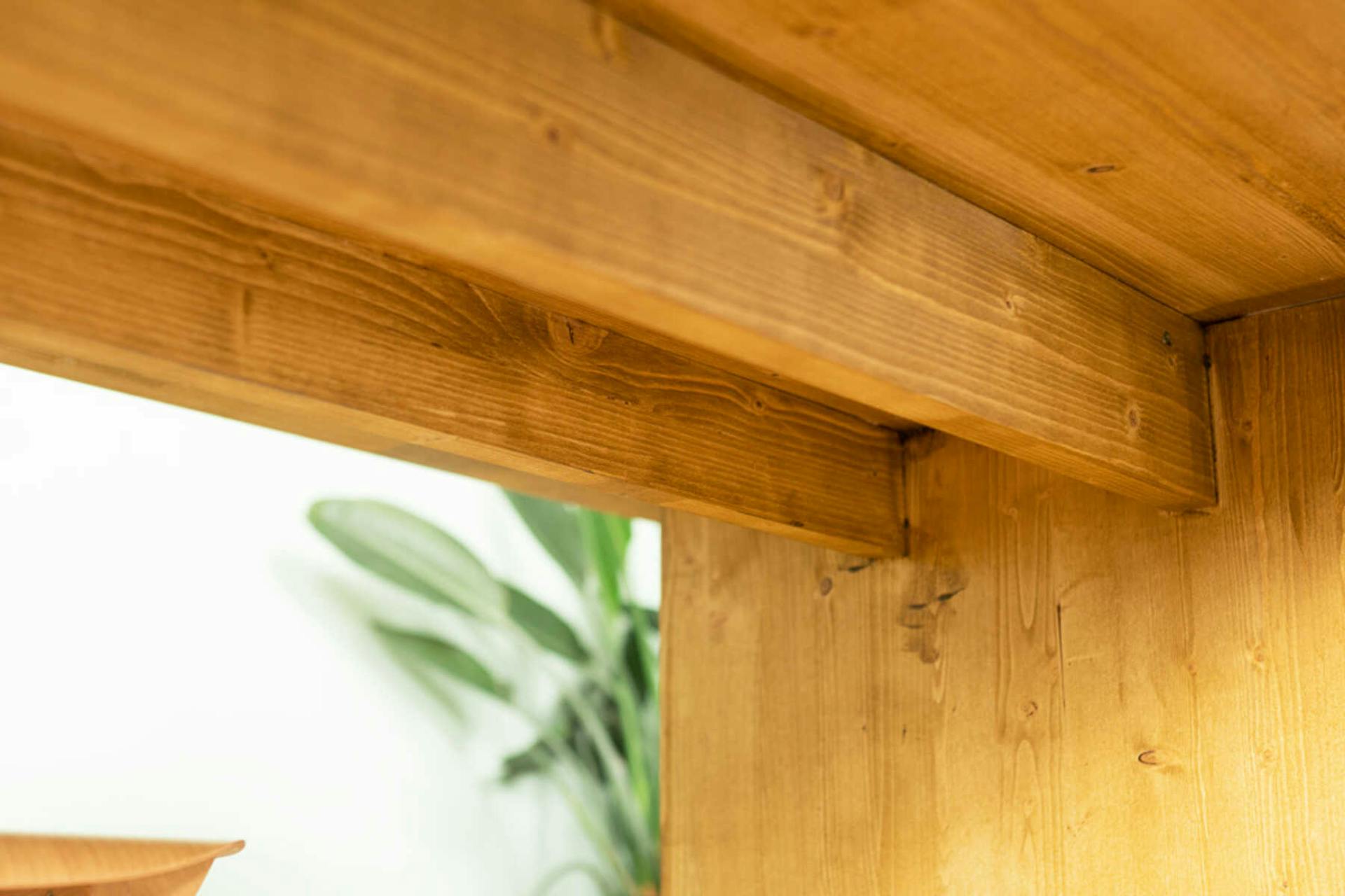 Tisch August von unten