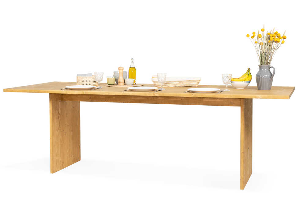 Tisch August in Natur