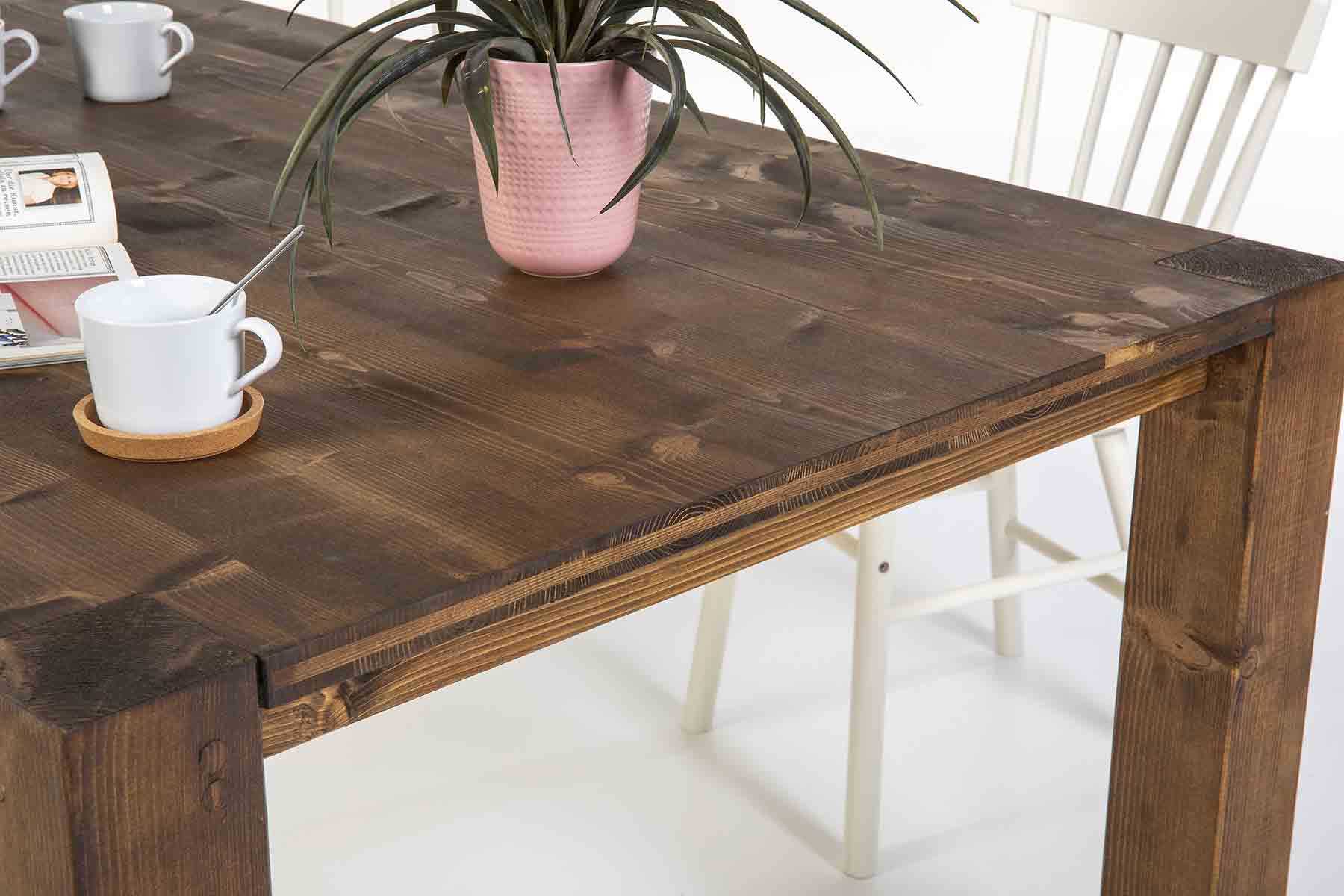 Tisch Maren in braun Detailansicht Ecke