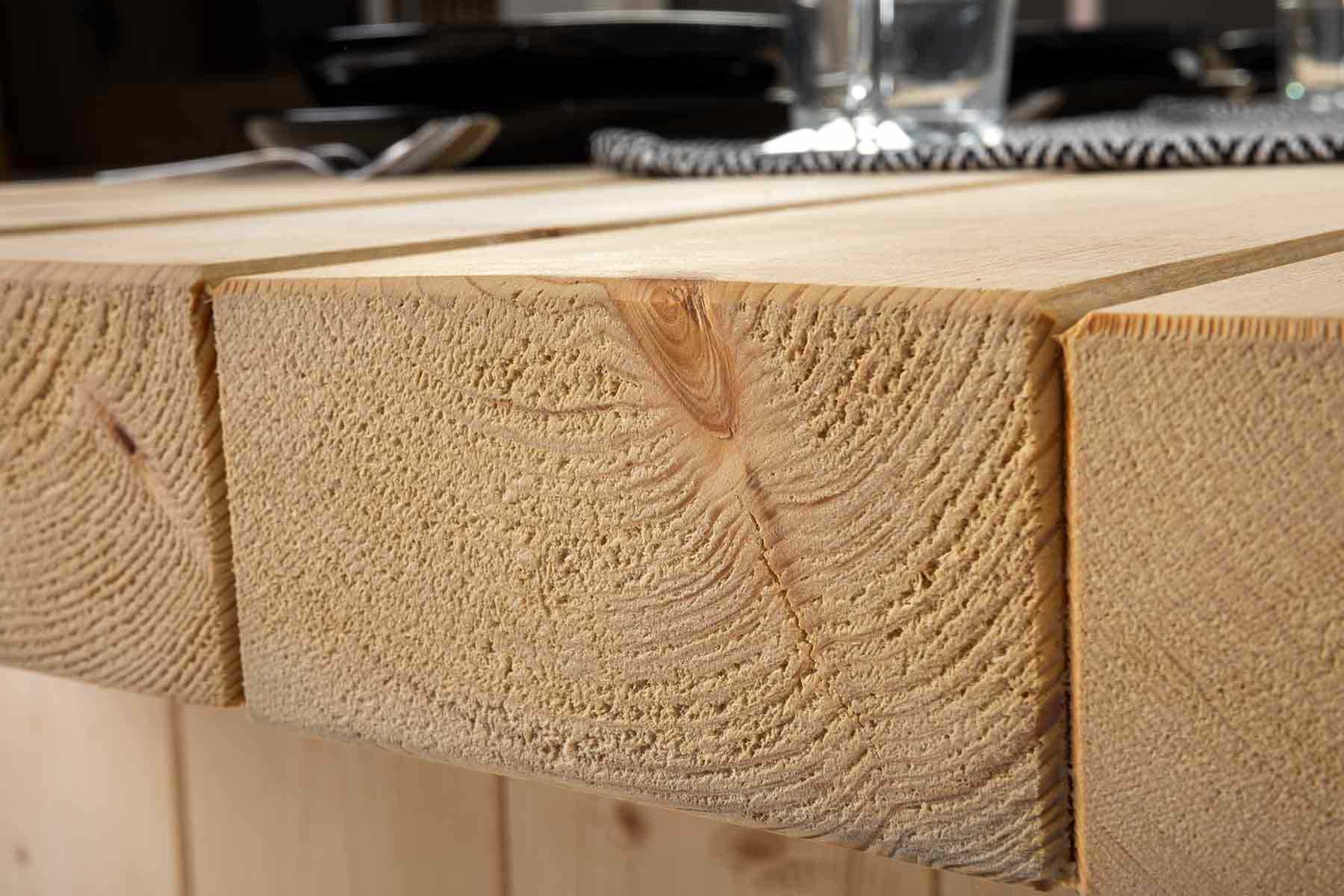 Tisch Bruno Detailaufnahme Stirnseite
