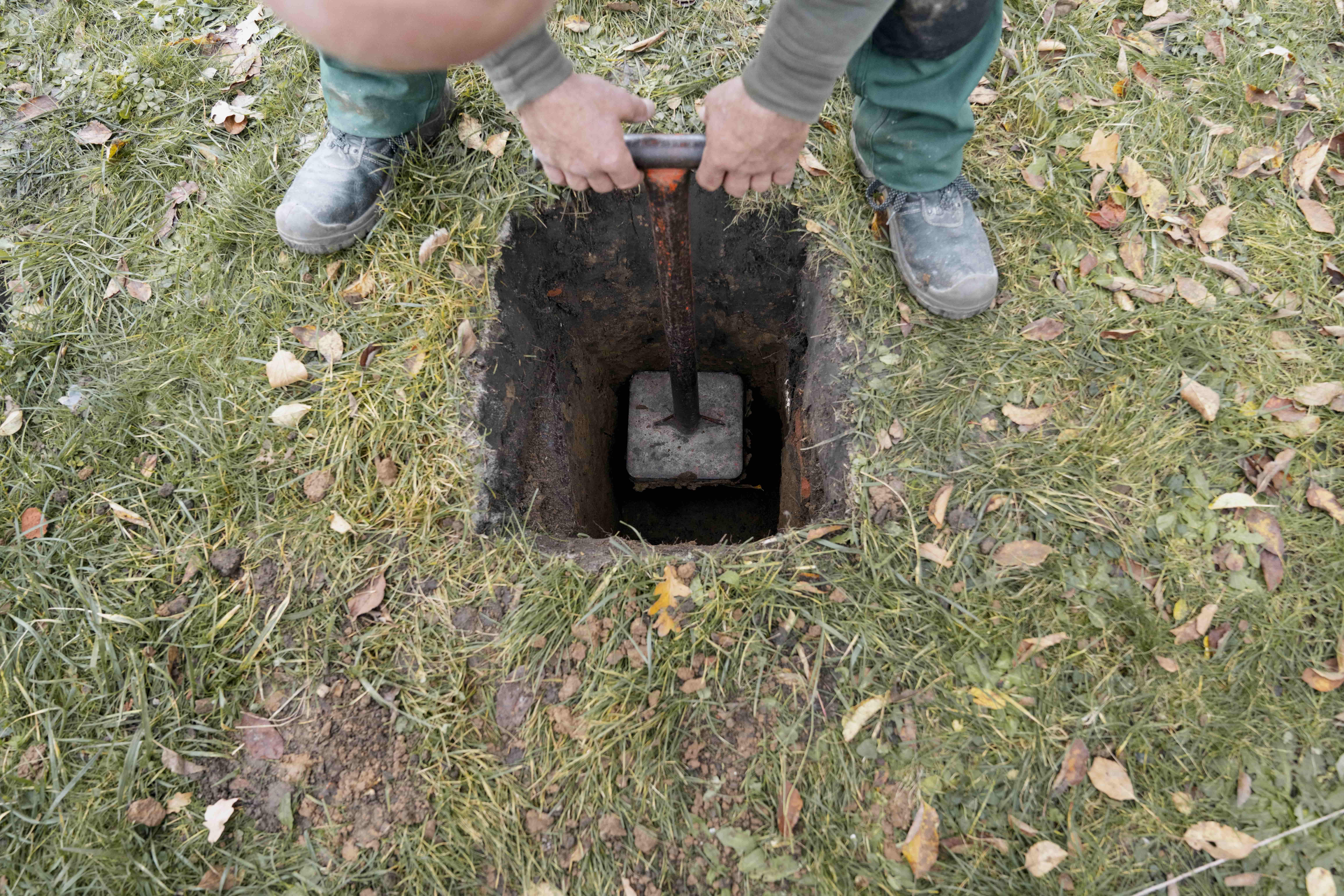 Gartentor aufstellen & Torpfosten betonieren OBI