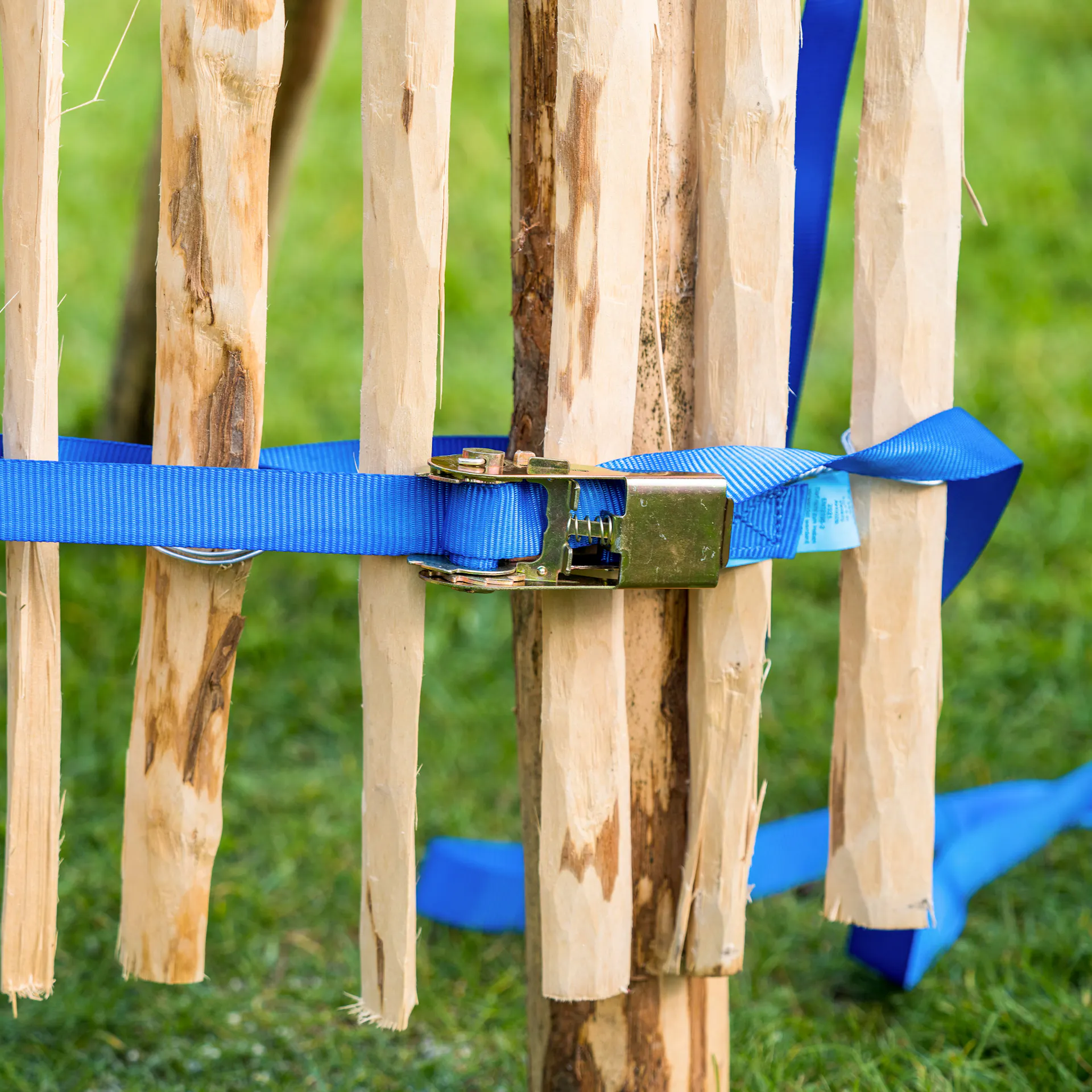 spielzeug zaun selber bauen Staketenzaun bauen – Anleitung mit Video | OBI