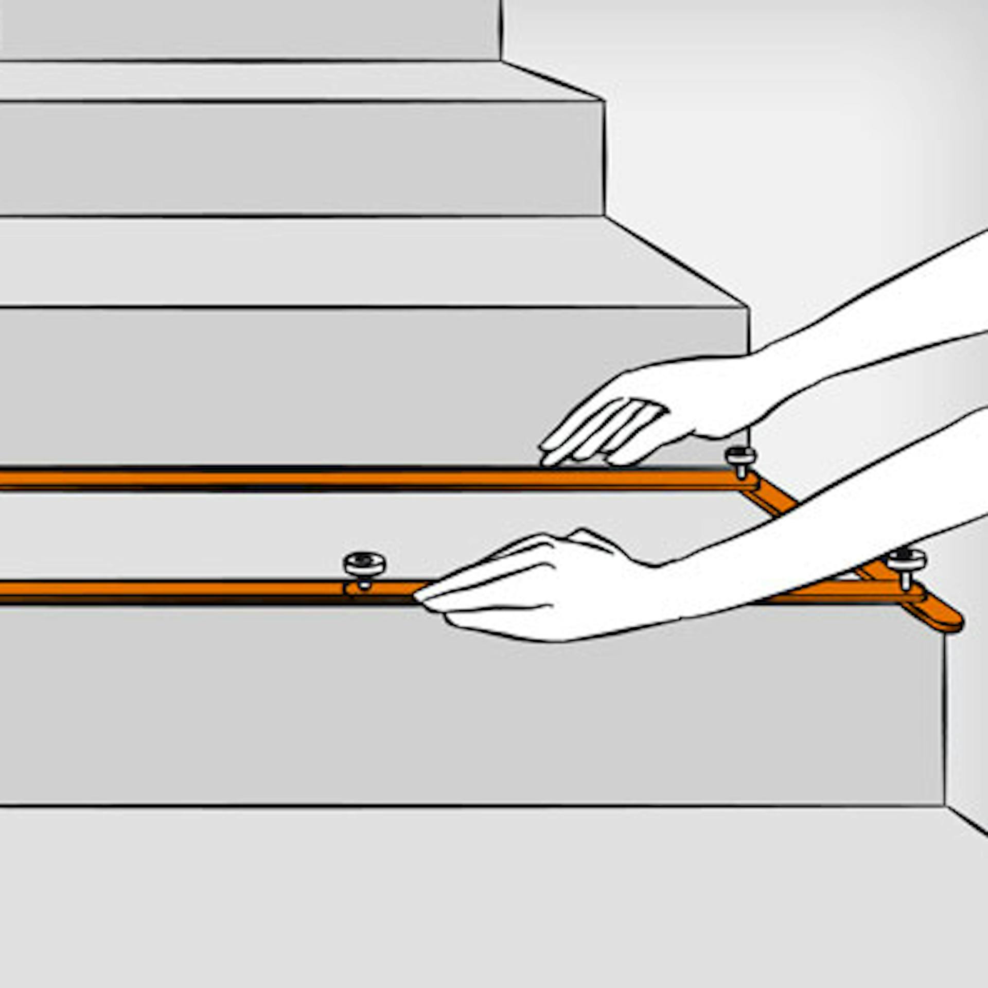 Hände mit Treppenwinkelschablone auf Treppe
