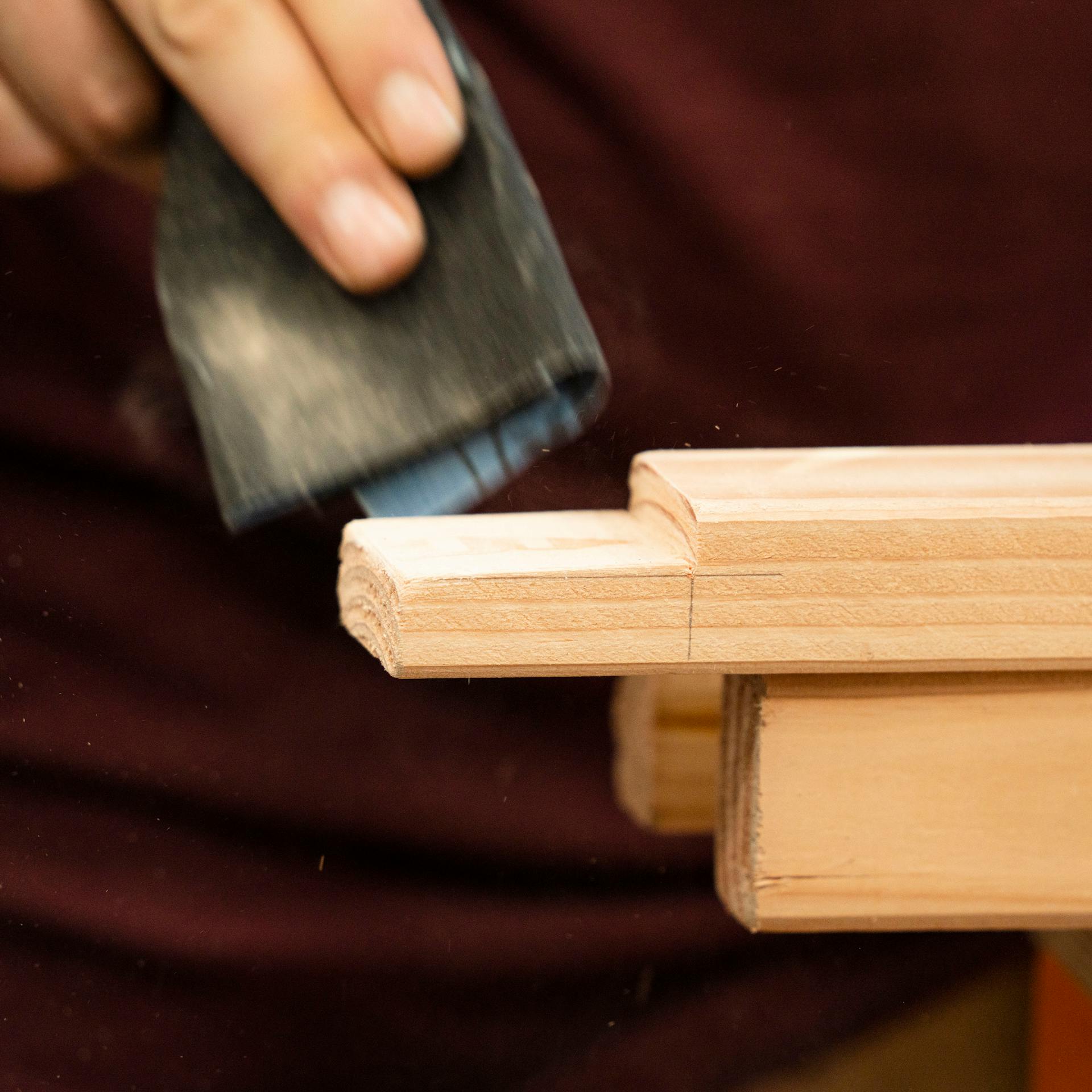 A léc végét lecsiszoljuk