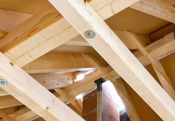 Strešný trám z dreva