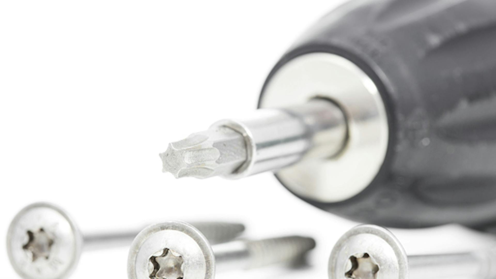 Akkus csavarozó Torx tartozékkal és csavarokkal