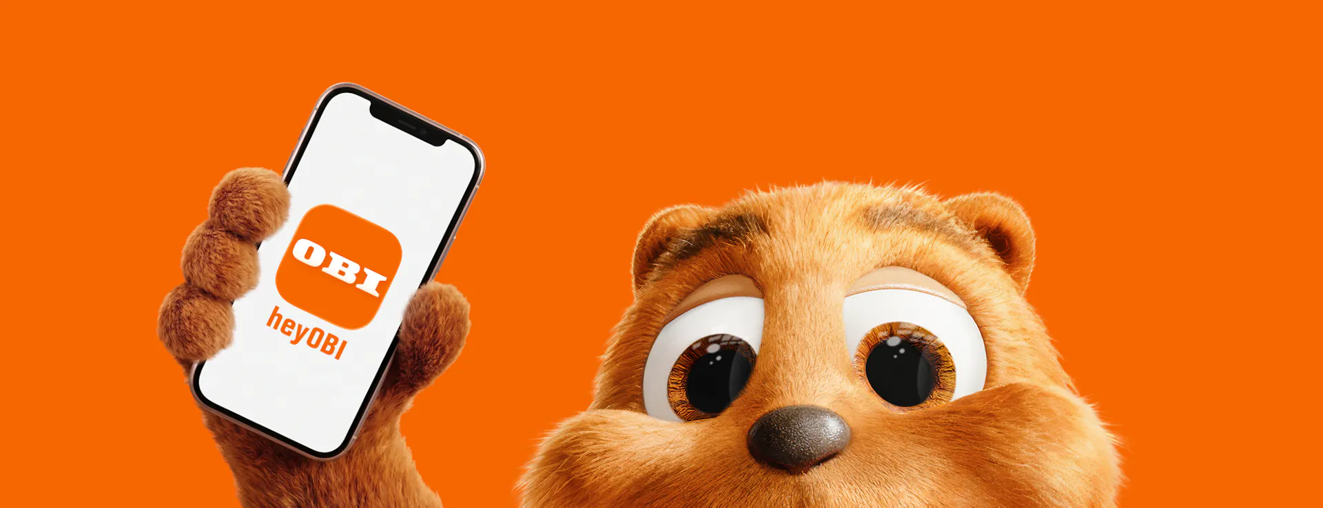 Biber mit Smartphone und heyOBI App in der Hand