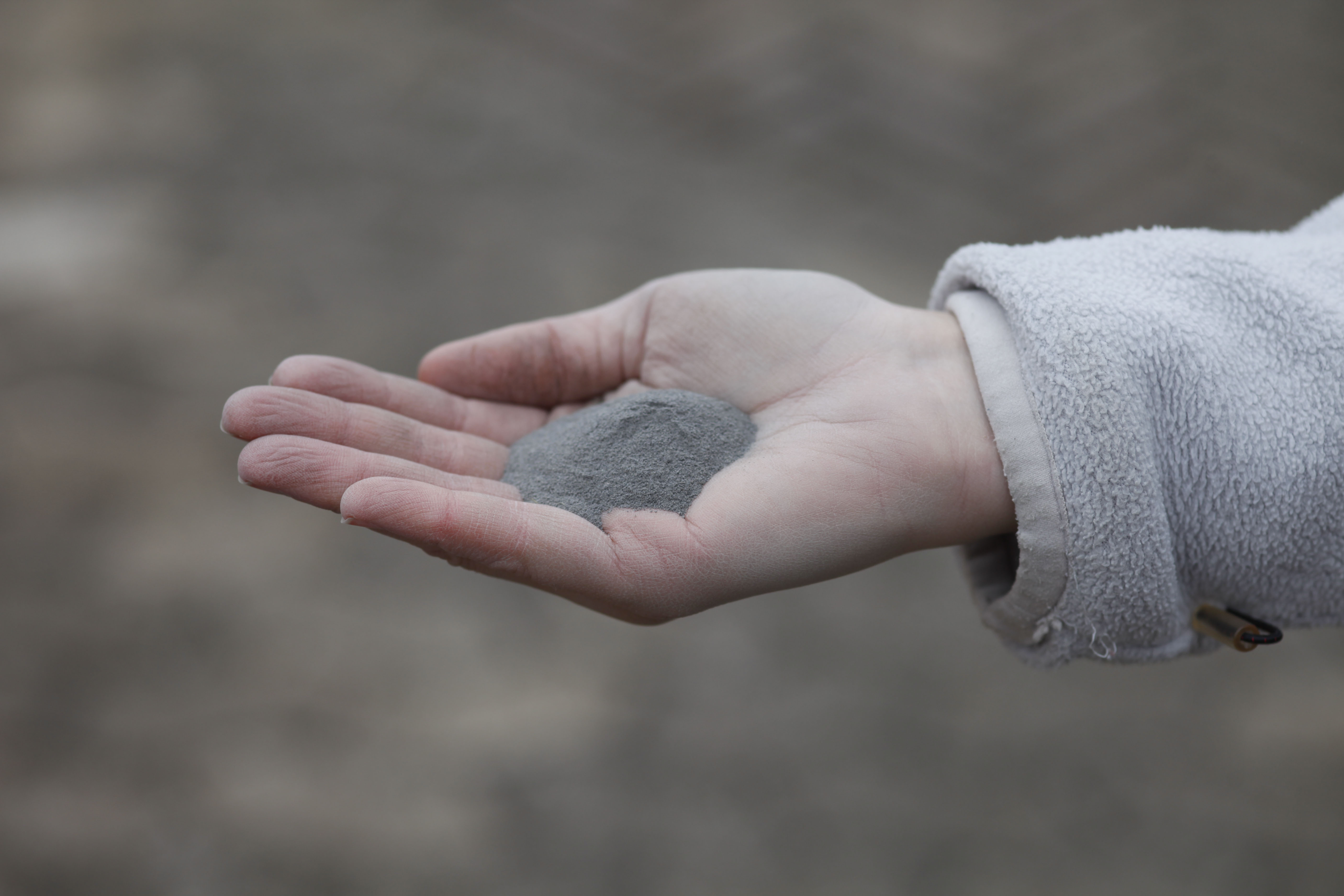 Hnojení kamennou moučkou z vyvřelých hornin