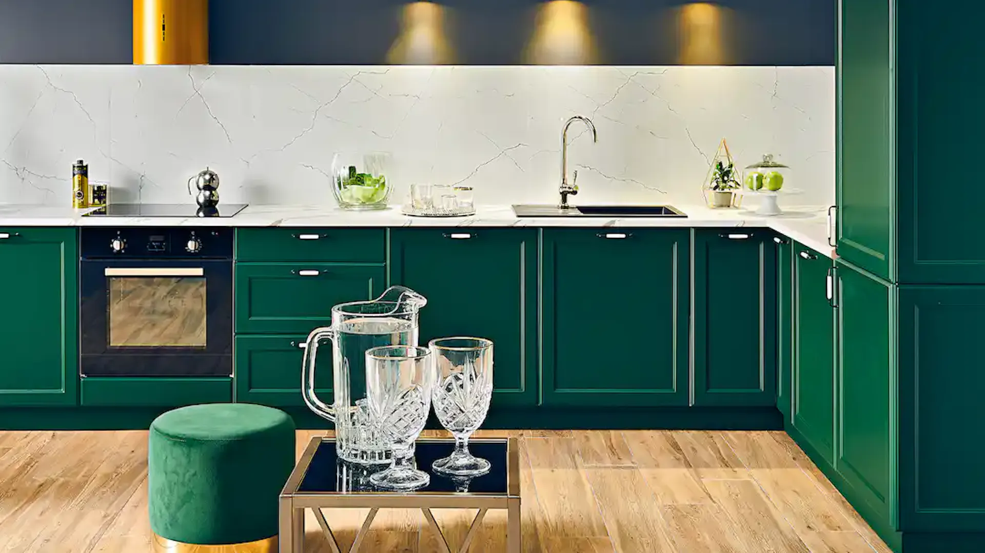 Zielona kuchnia w stylu glamour