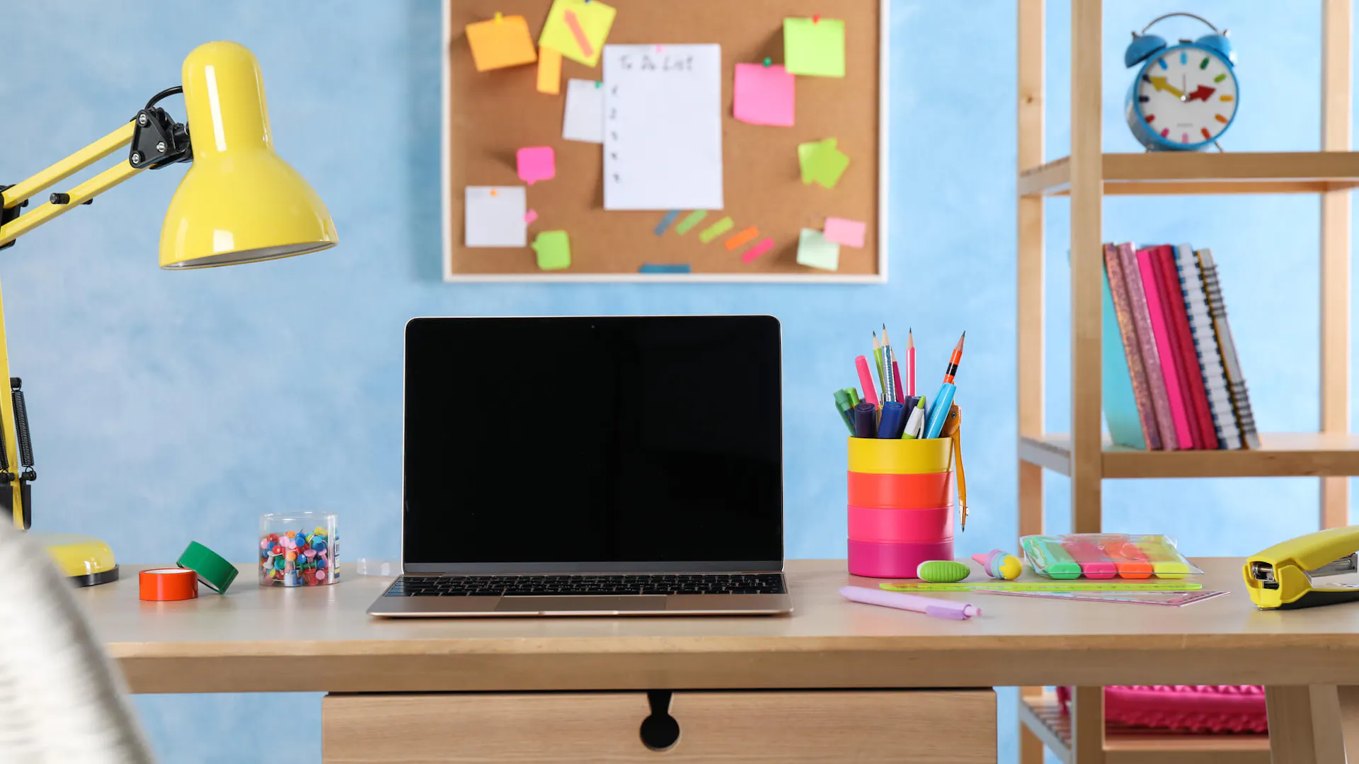 Miejsce do nauki w pokoju dziecka