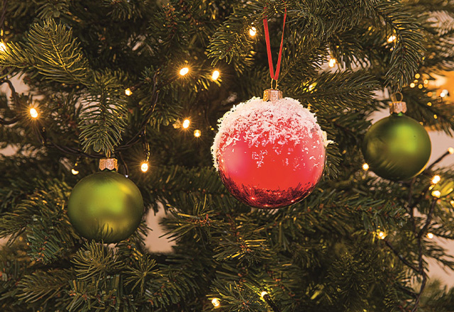 Bombka ze sztucznym śniegiem – DIY