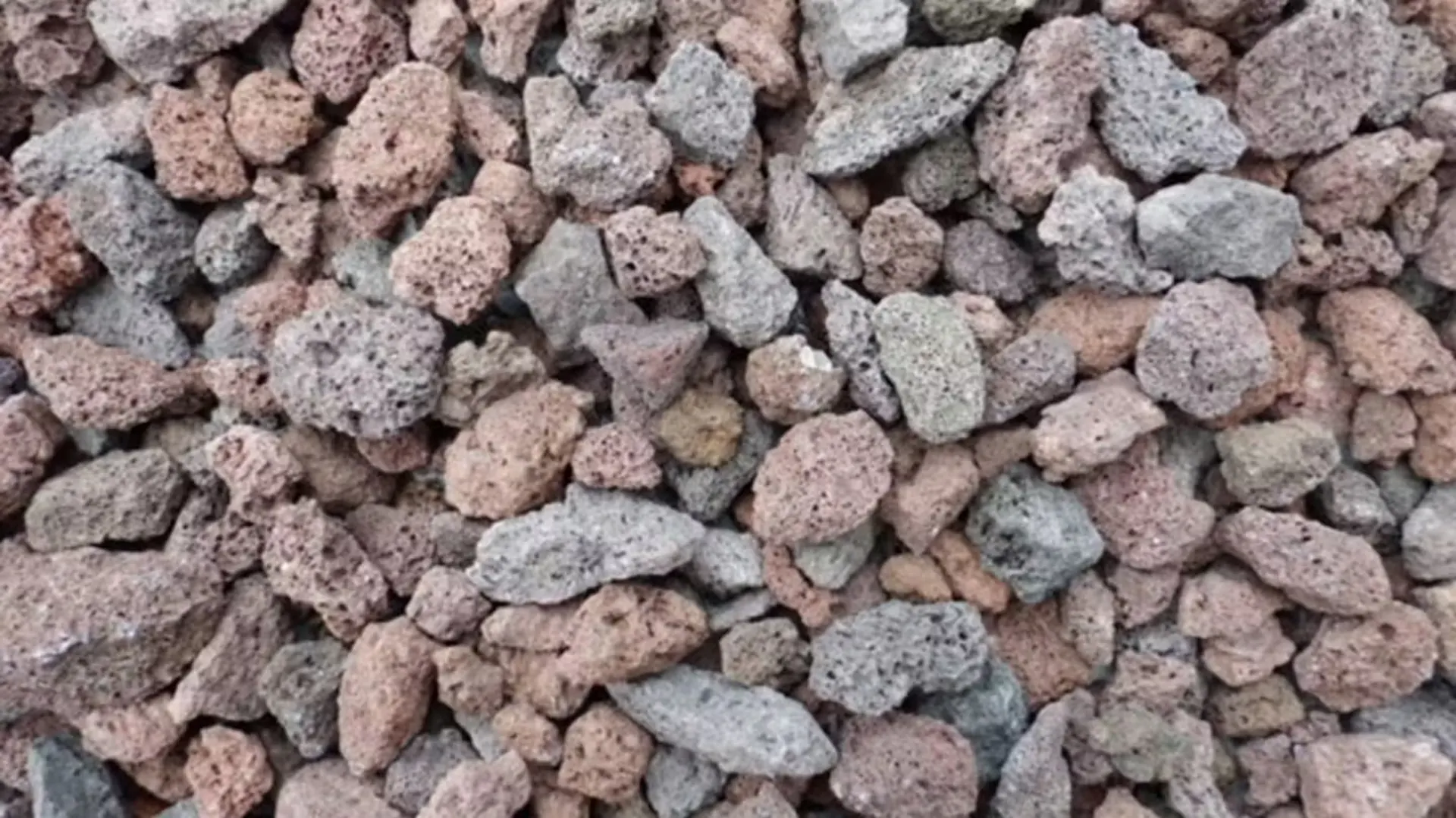 Zbliżenie na materiał drenażowy dla roślin