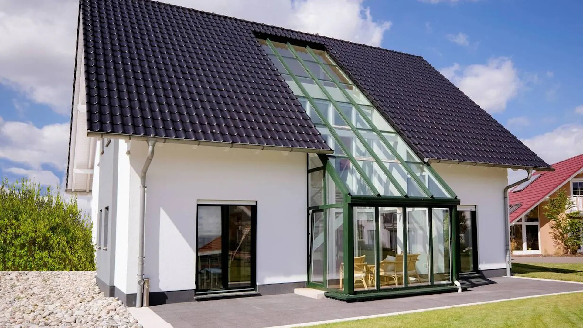 Dom z ogrodem zimowym