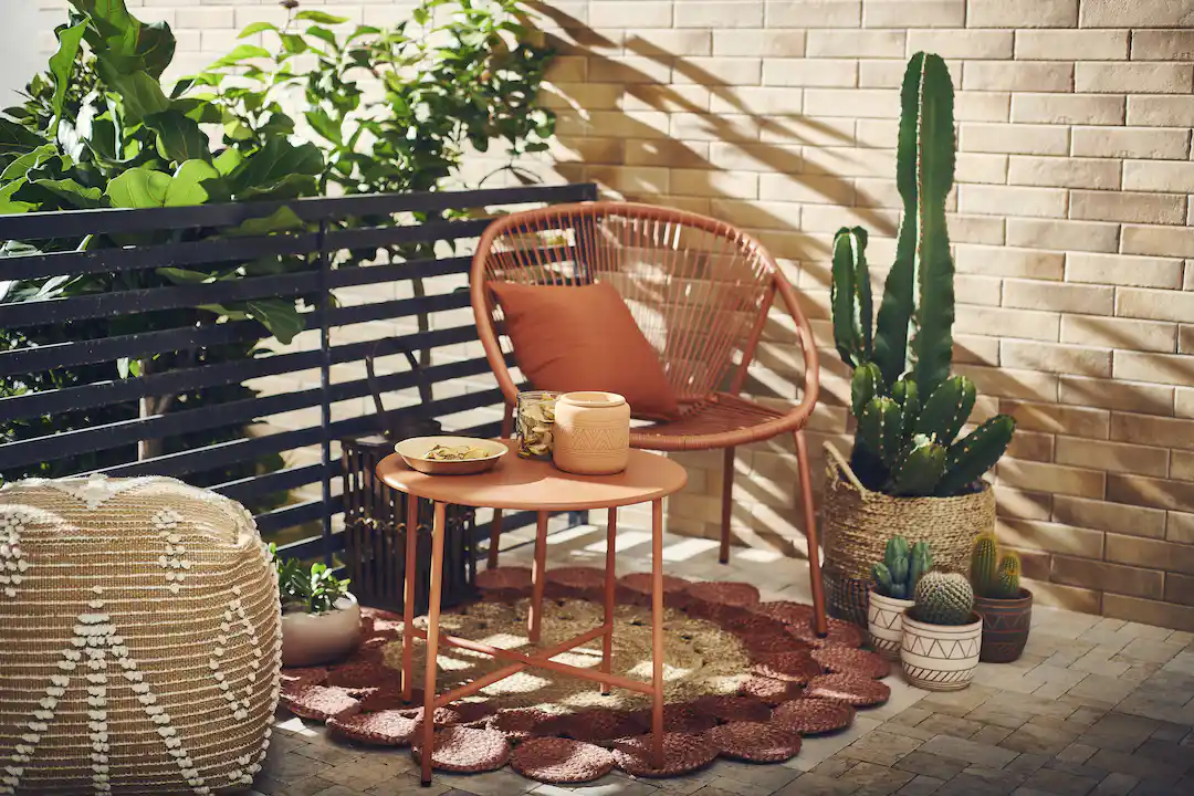 Wystrój balkony w bloku – zainspiruj się stylem desert flower