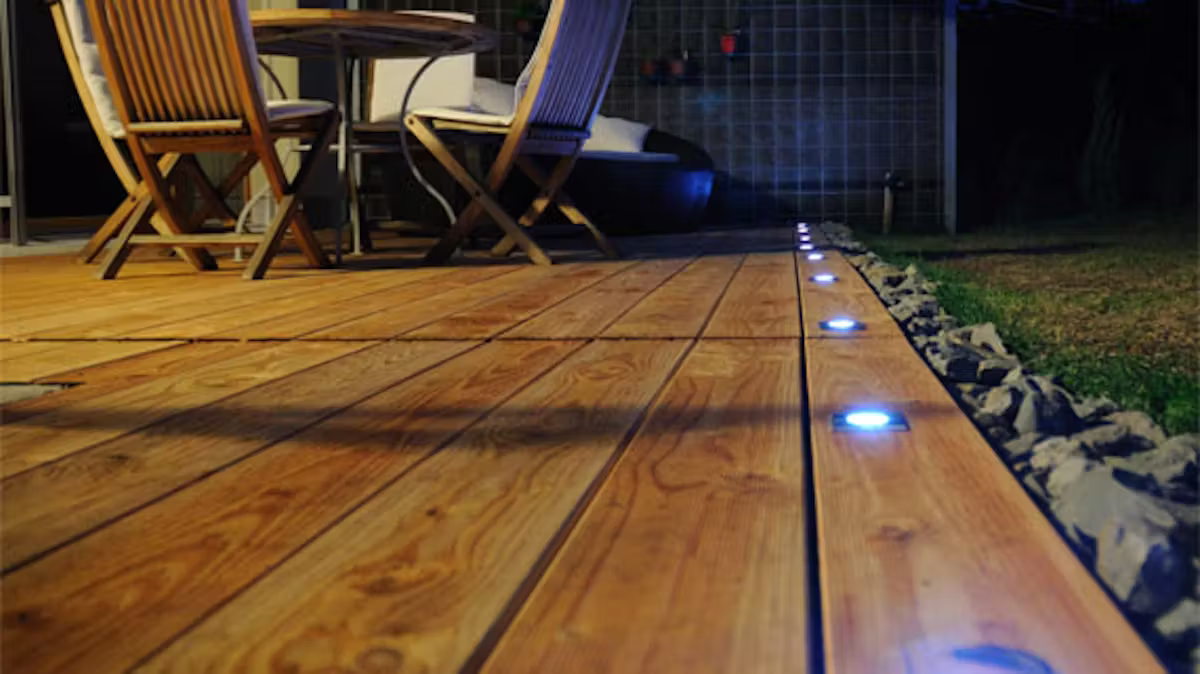 Oświetlenie podłogowe na tarasie