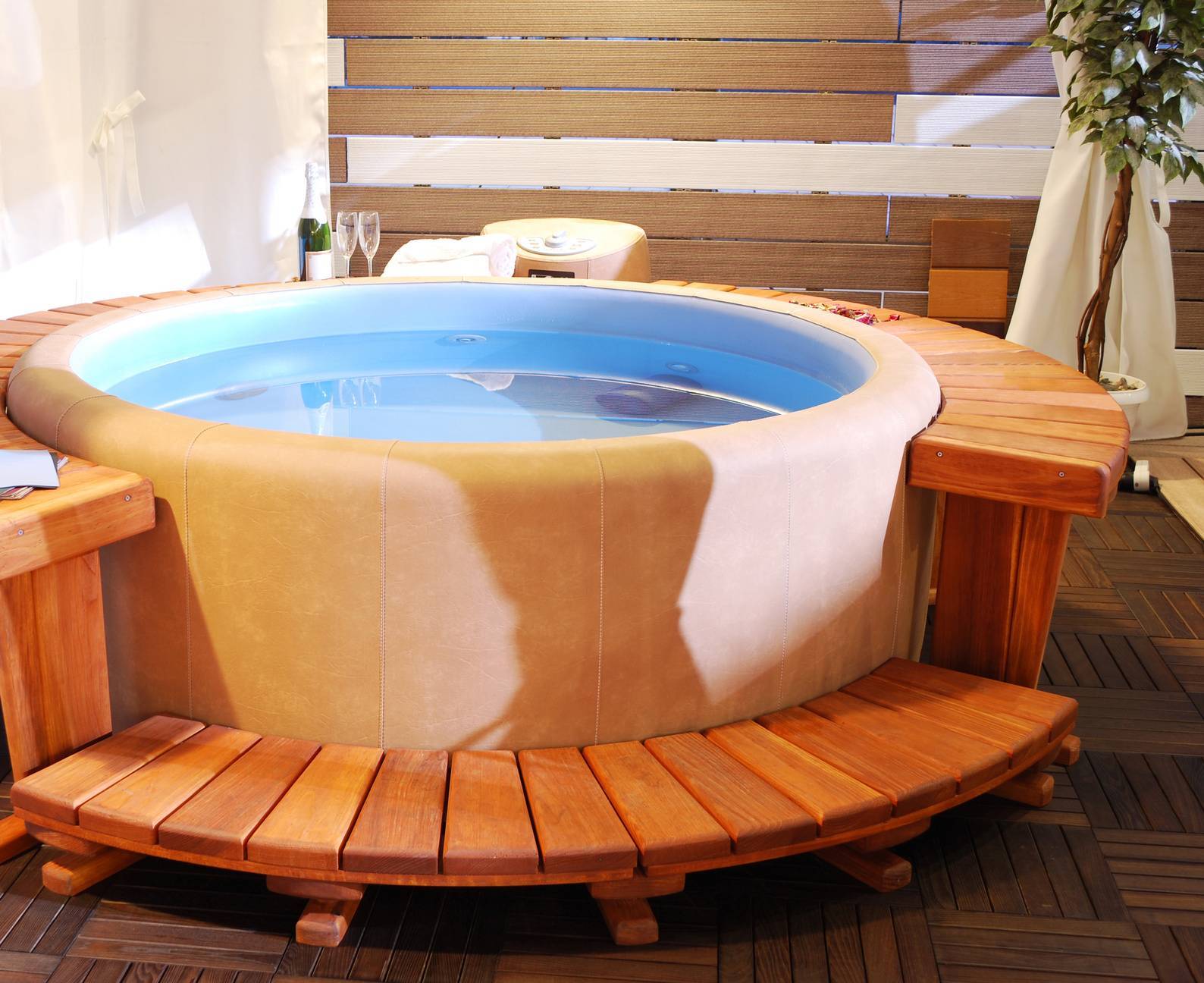 Dmuchane jacuzzi ogrodowe