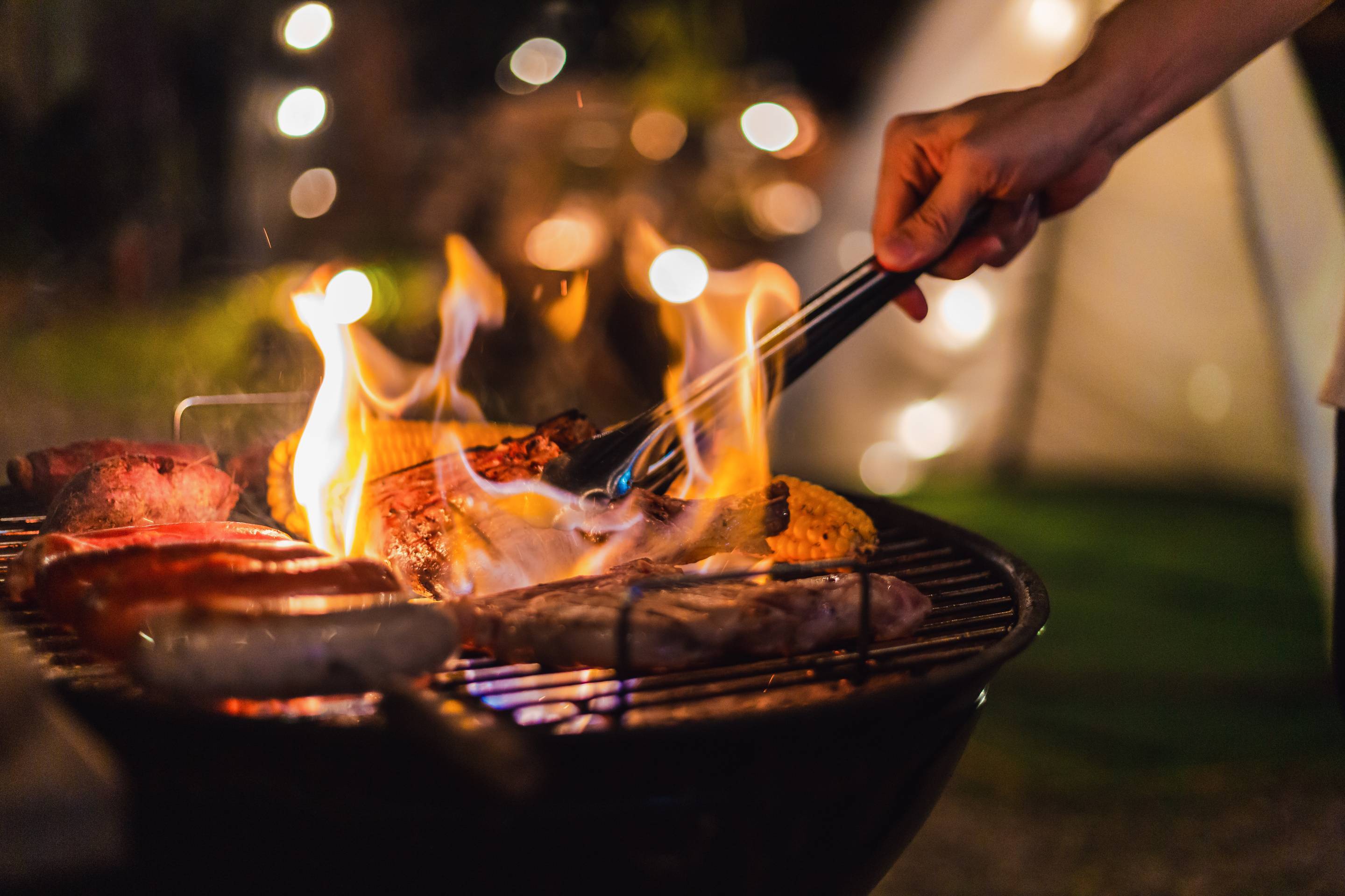 Grill na kempingu