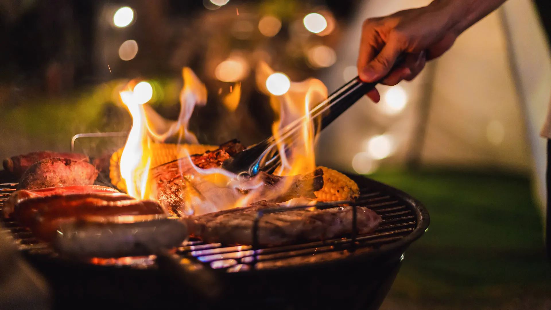 Grill na kempingu