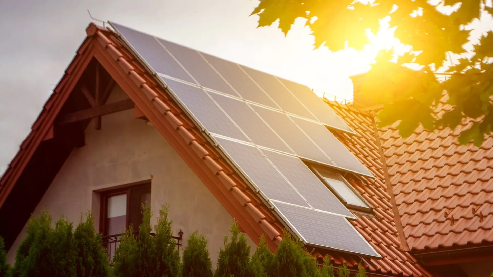 Panele solarne na dach wymagają mocnego podparcia