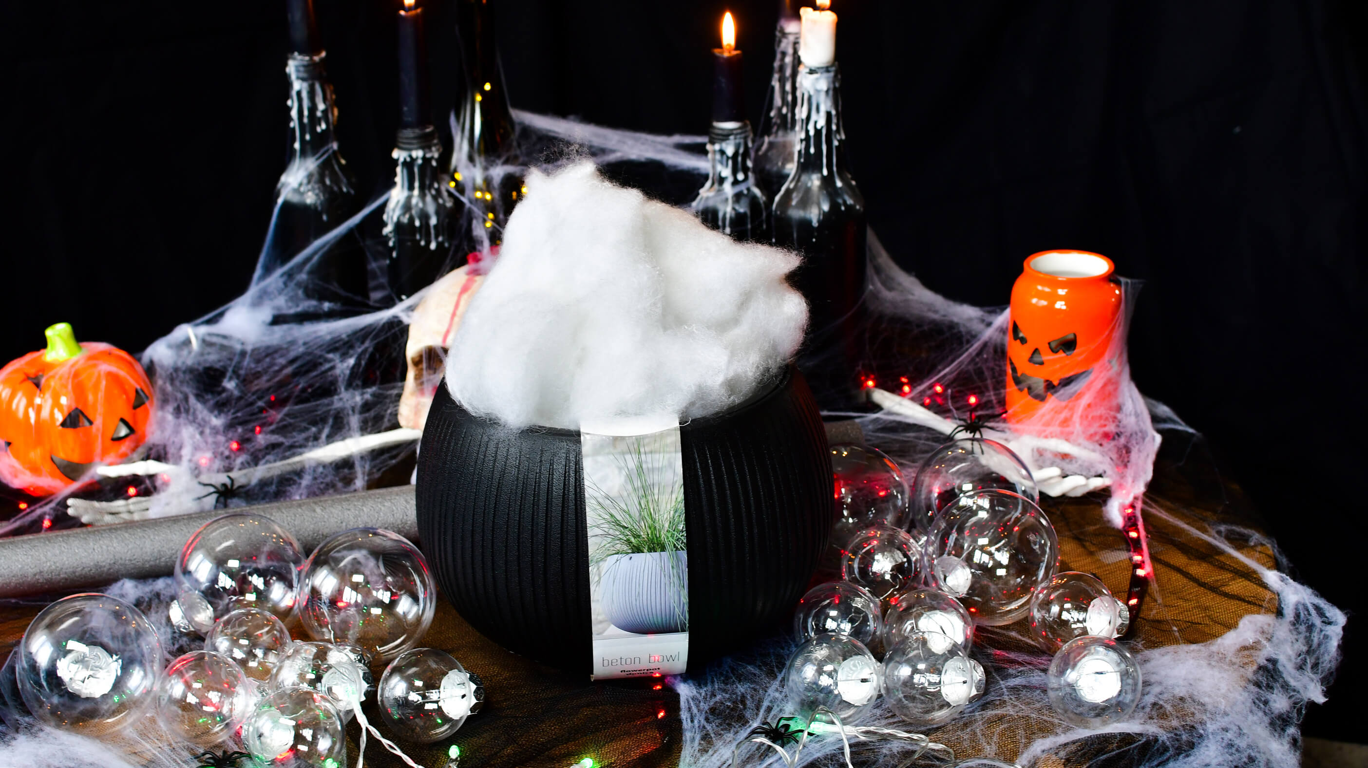 Jak zrobić ozdobę Halloween – niezbędne akcesoria do przygotowania kociołka czarownicy DIY