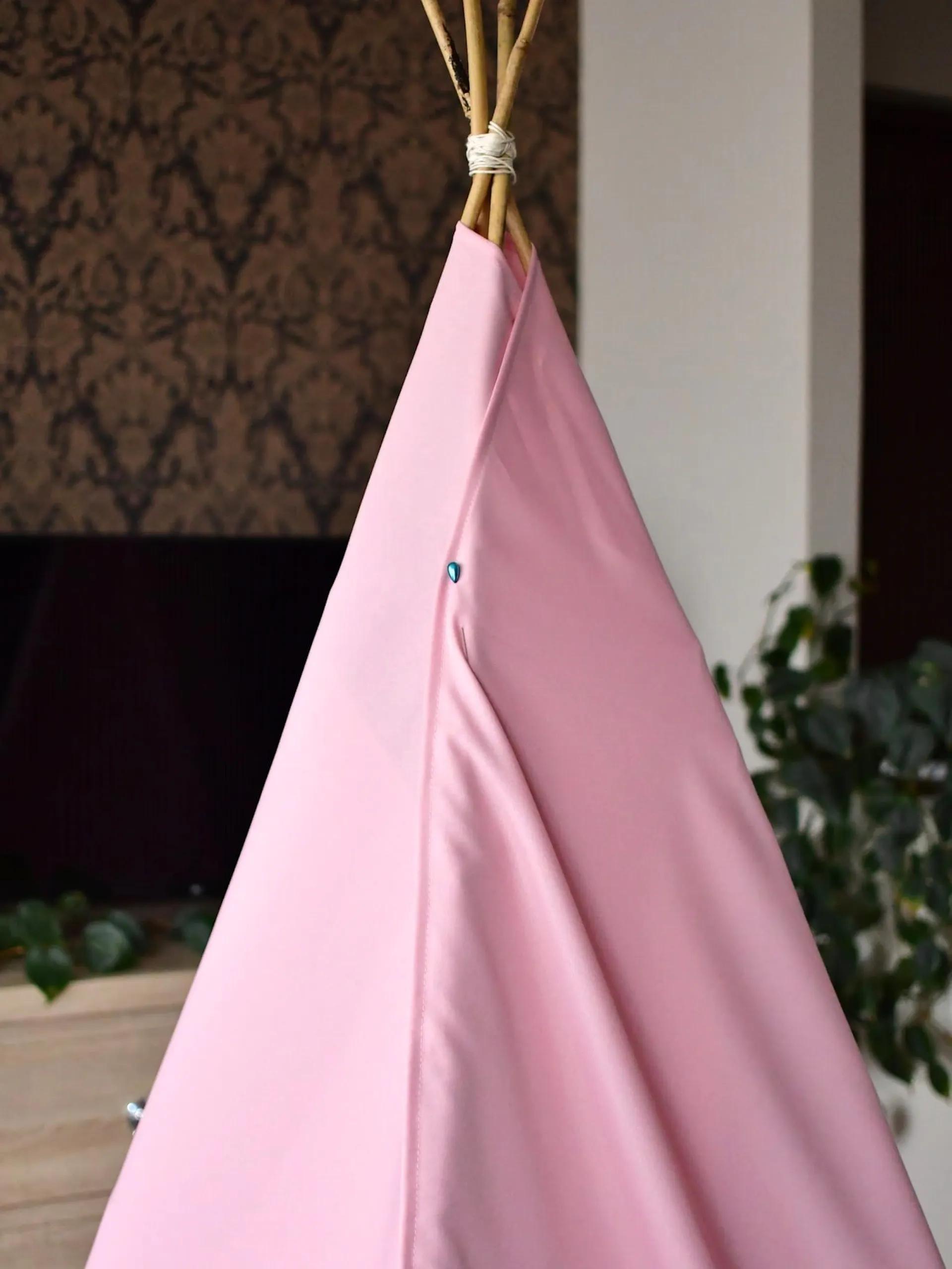 Tipi DIY - Zszywanie górnej części materiału tipi.