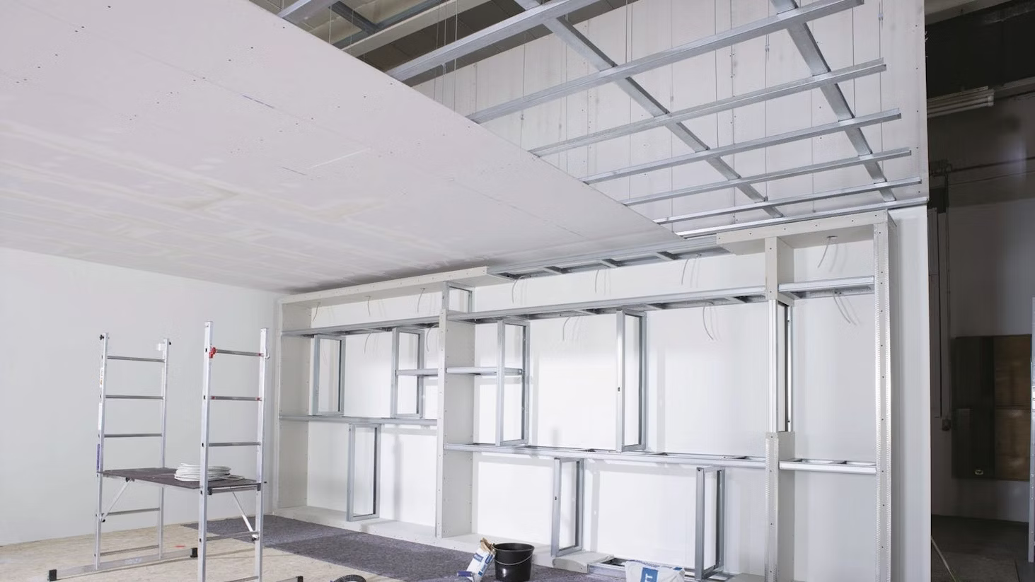 Konštrukcia zaveseného stropu.