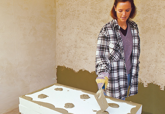 A ragasztóanyag felvitele